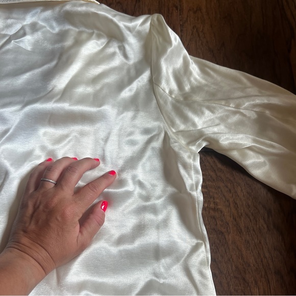 Q2 Satin Blazer - Picture 14 of 15